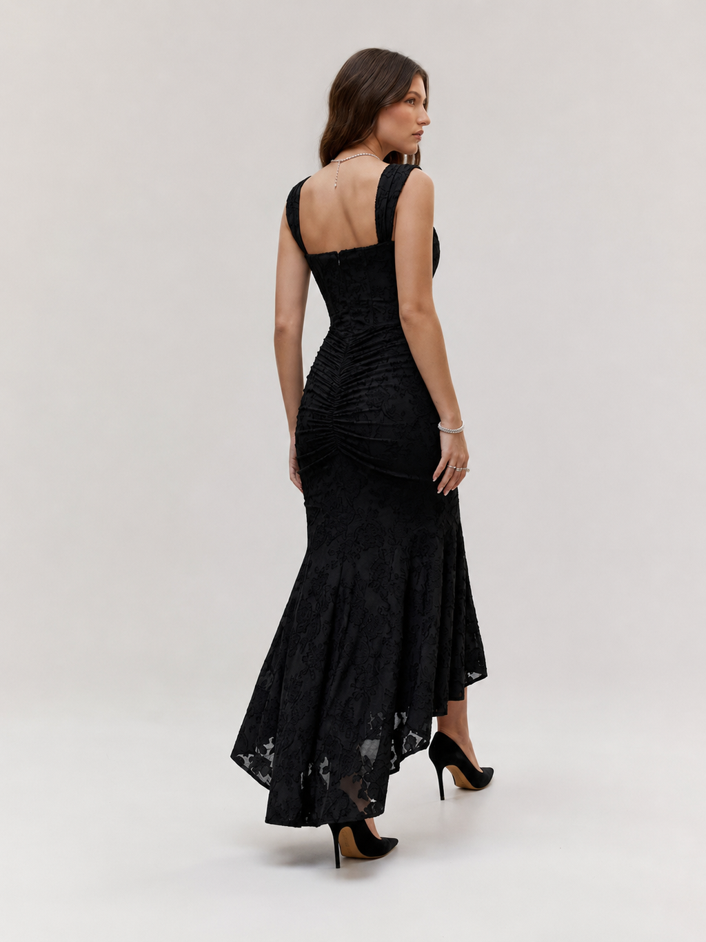 Vestido Ziva de Cintura Esculpida