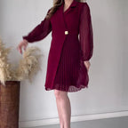 Jimena - Vestido con solapas con diseño plisado